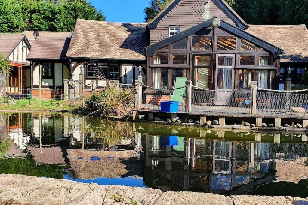 Beautiful Cottage In Brentwood Kelvedon Hatch Exterior foto
